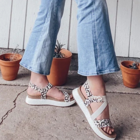 NWOB OTBT SIERRA LEOPARD PRINT CALF HAIR SANDSLS SZ 8.5 - Picture 2 of 15